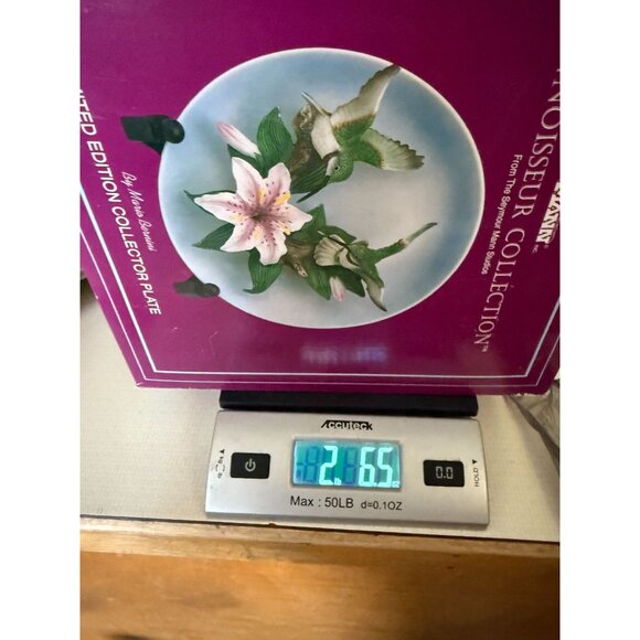 Vtg Seymour Mann Connoisseur 3D Hummingbirds Lily Collectors Plate Box Stand COA - Picture 13 of 14